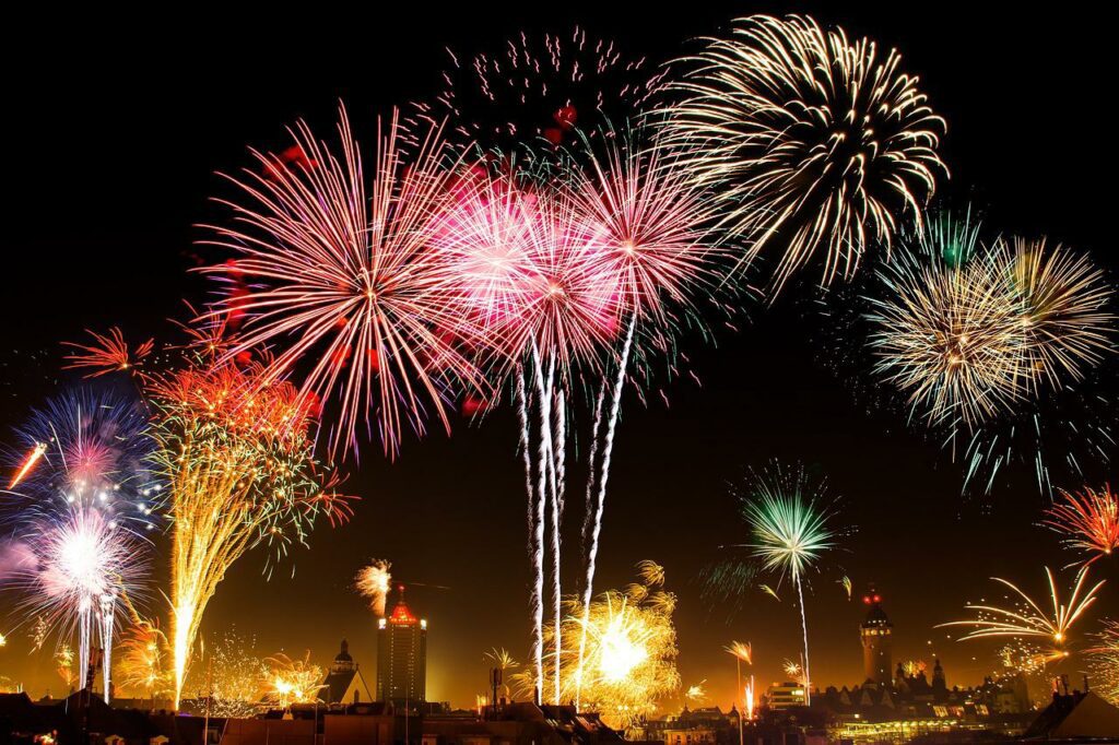 fireworks, new year's eve, city-1953253.jpg
